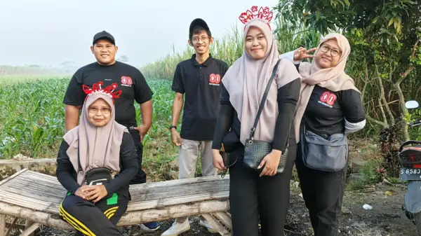 Juri dengan perangkat desa