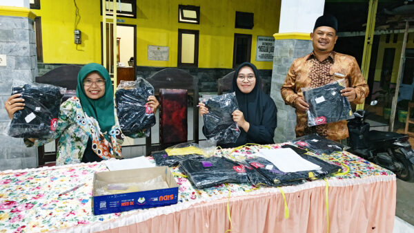 Kaos Panitia